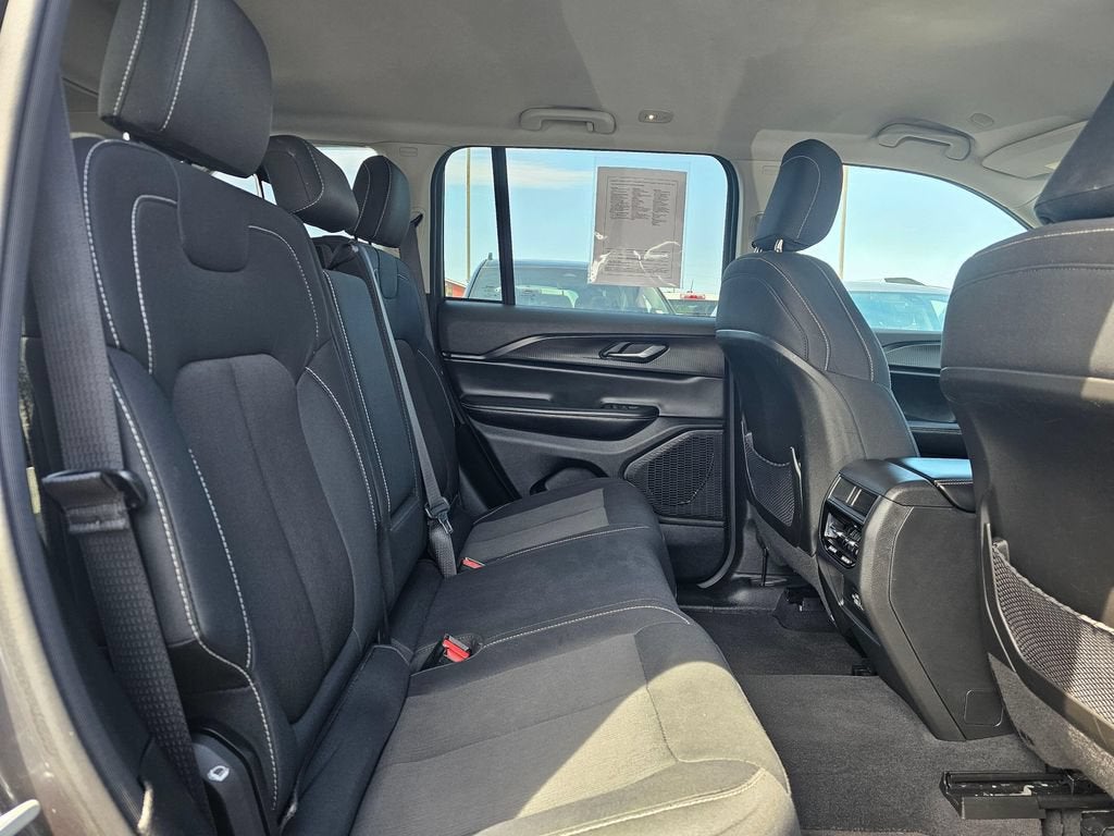 2024 Jeep Grand Cherokee Base
