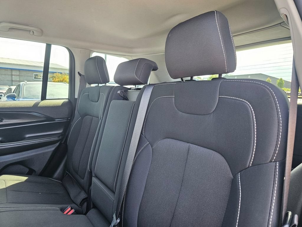 2024 Jeep Grand Cherokee Base