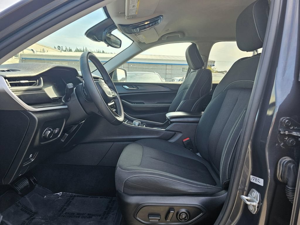 2024 Jeep Grand Cherokee Base