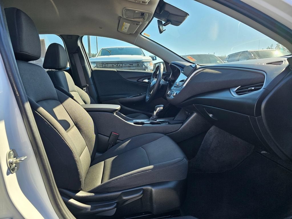2024 Chevrolet Malibu Base