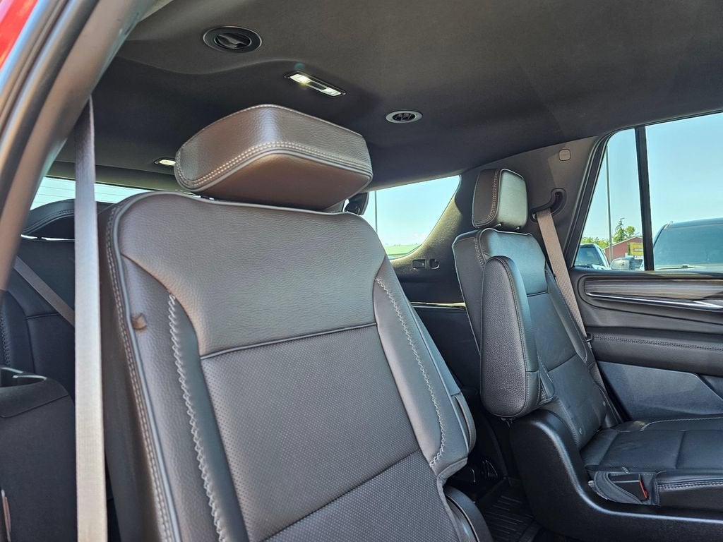 2023 GMC Yukon Base