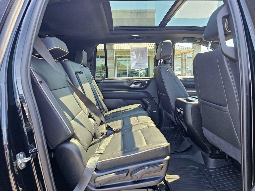 2023 GMC Yukon XL Base