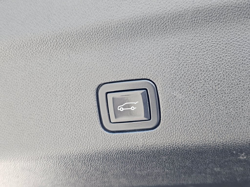 2023 GMC Yukon XL Base