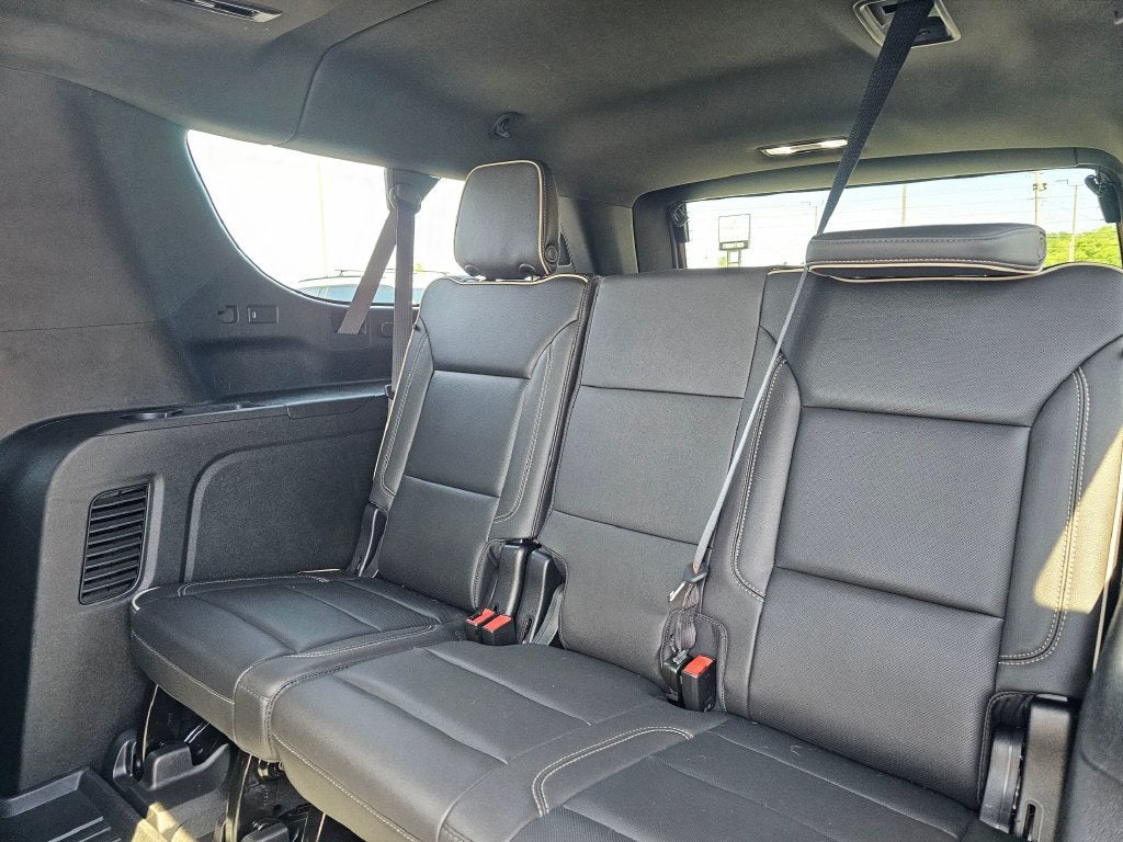 2023 GMC Yukon XL Base
