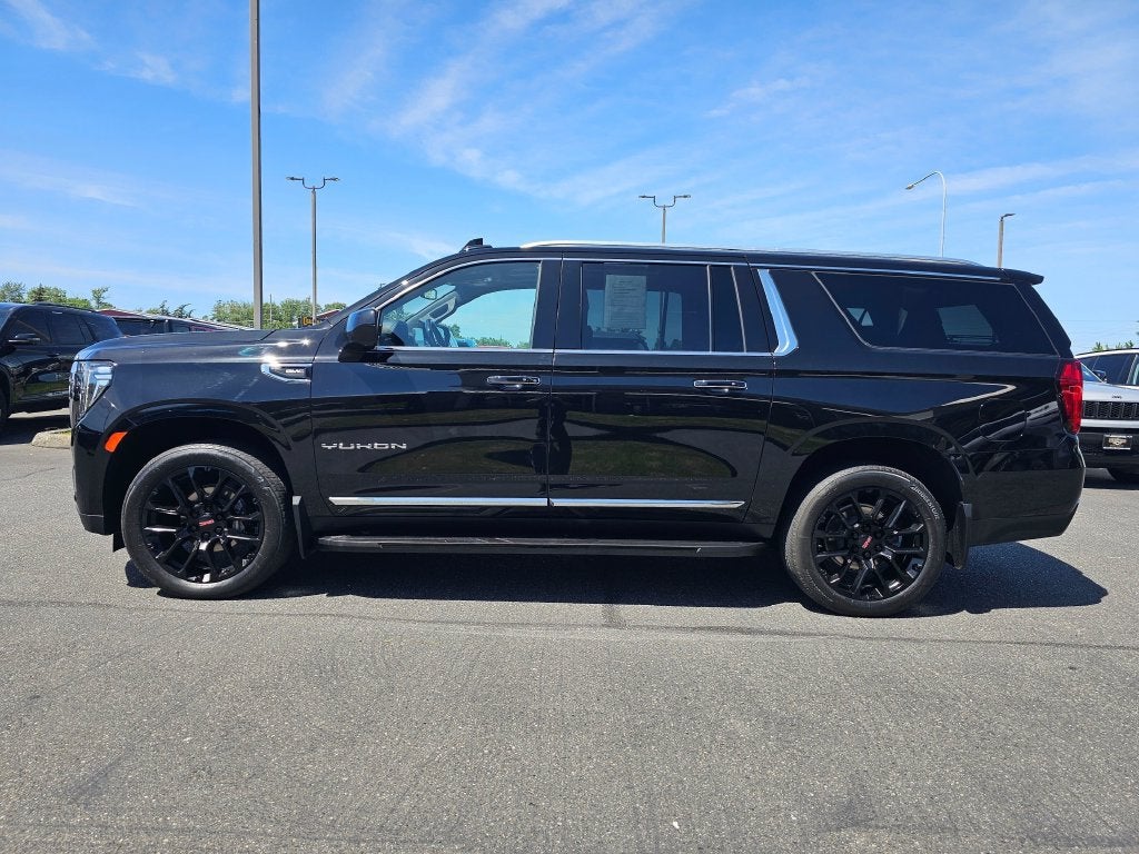 2023 GMC Yukon XL Base