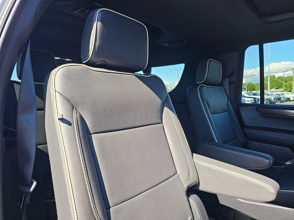 2025 GMC Yukon XL Base