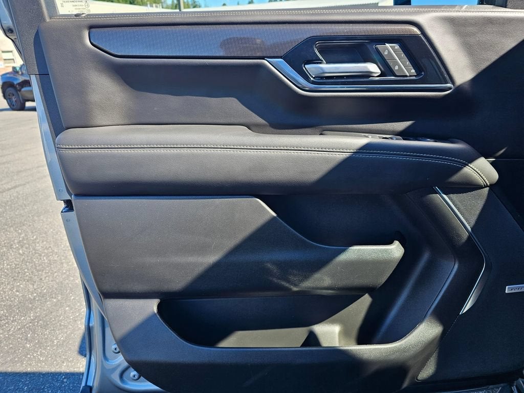 2025 GMC Yukon XL Base