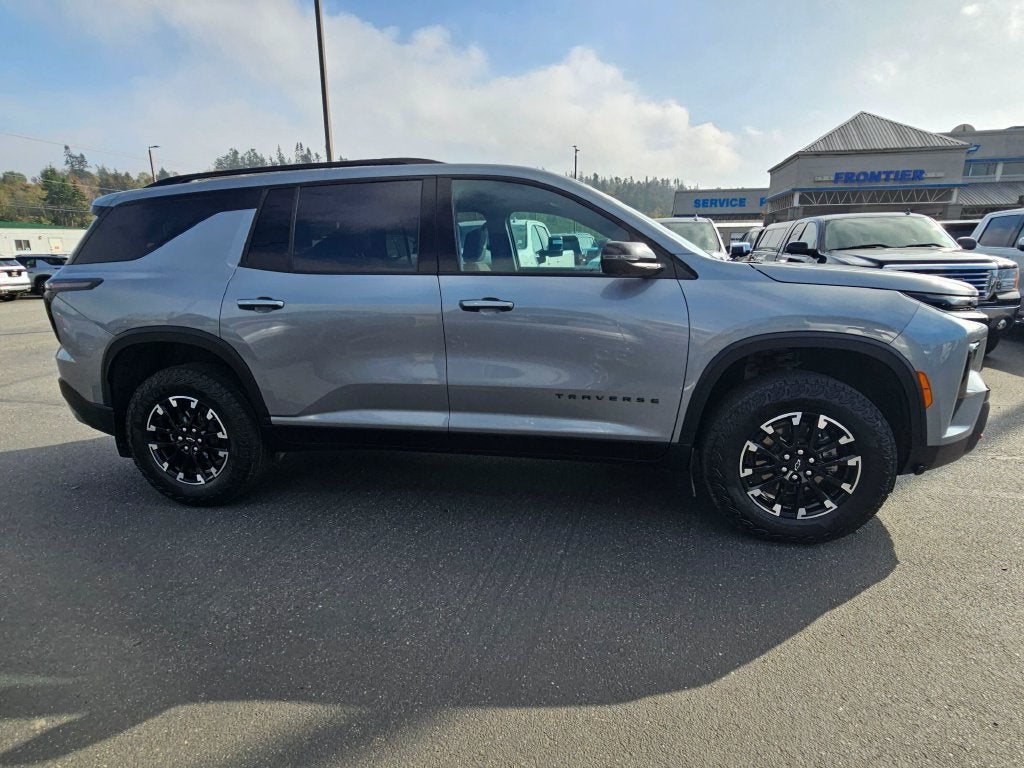 2024 Chevrolet Traverse Base