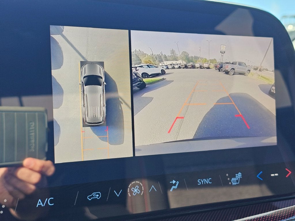 2024 Chevrolet Traverse Base