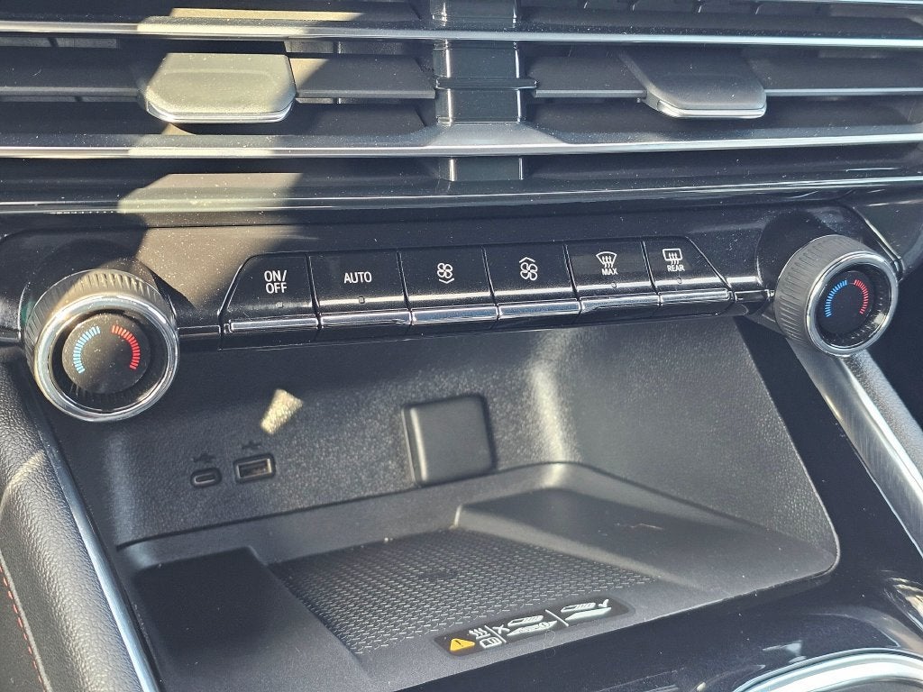 2024 Chevrolet Traverse Base