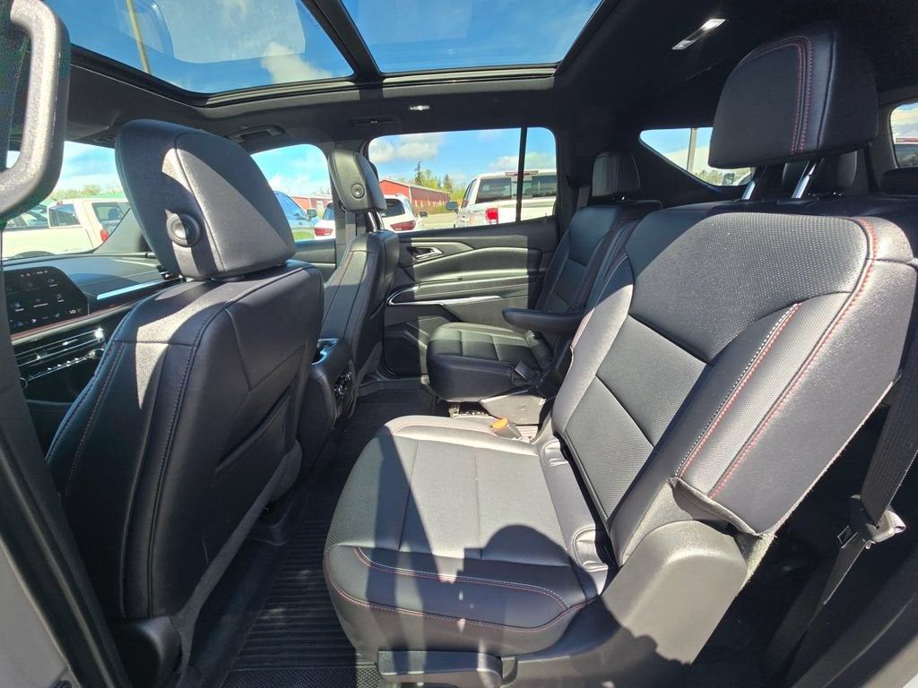 2025 Chevrolet Traverse Base