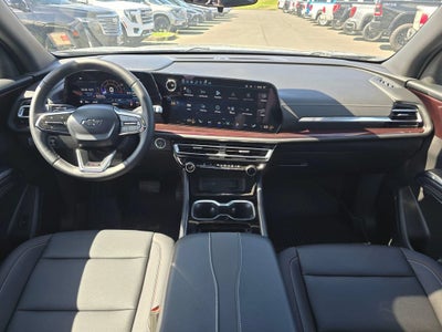 2025 Chevrolet Traverse Base