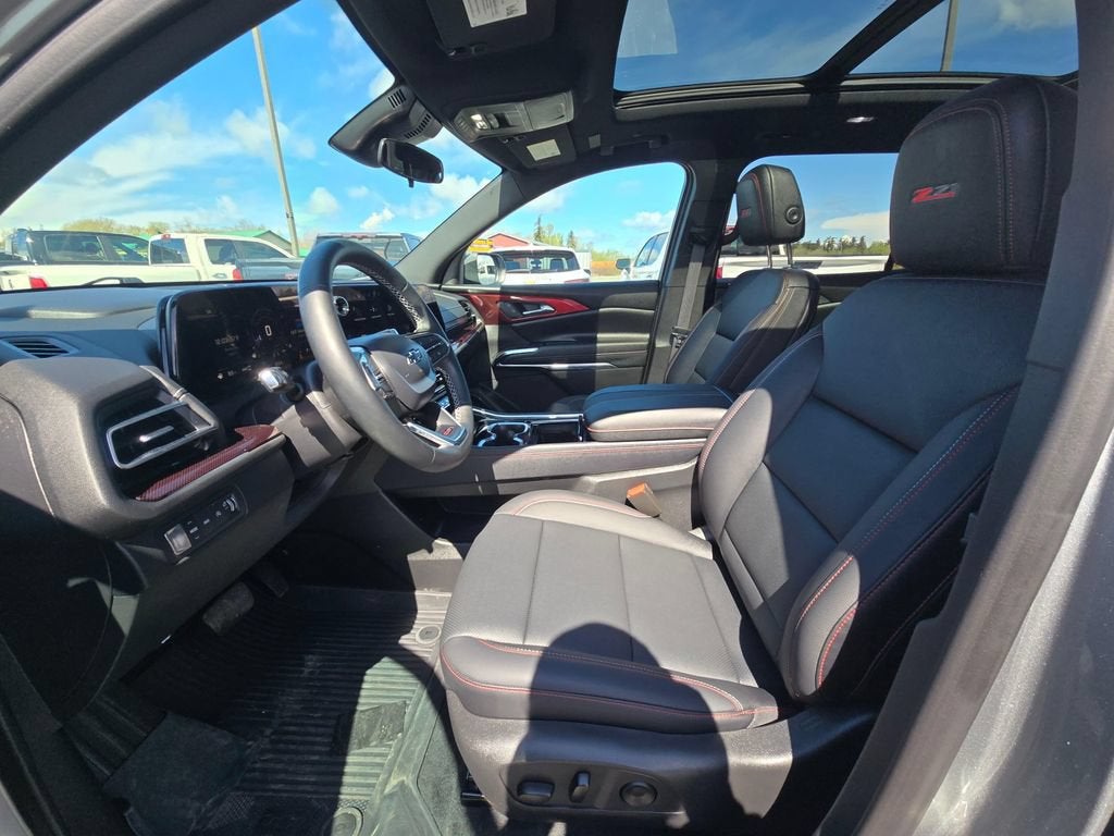 2025 Chevrolet Traverse Base