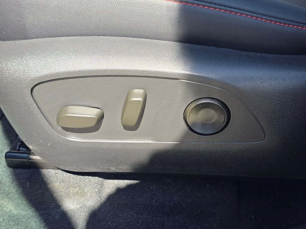 2025 Chevrolet Traverse Base