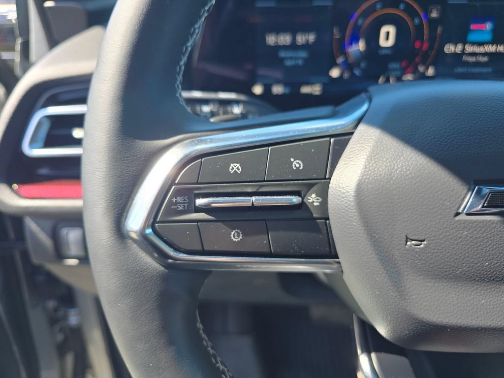 2025 Chevrolet Traverse Base