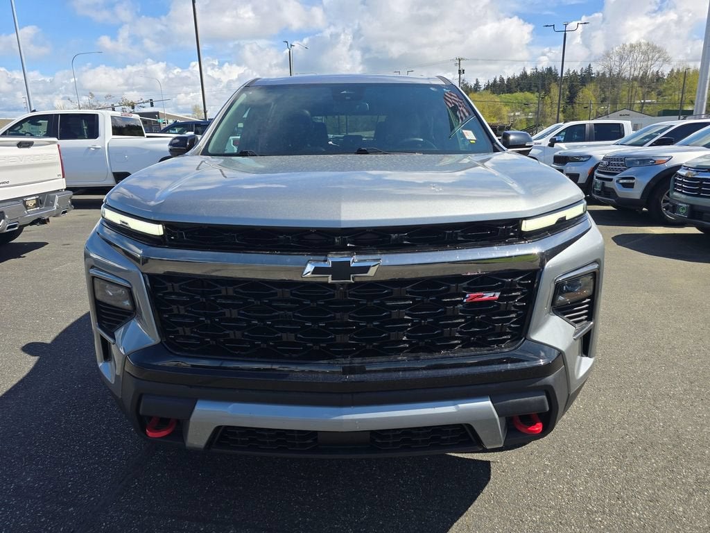 2025 Chevrolet Traverse Base