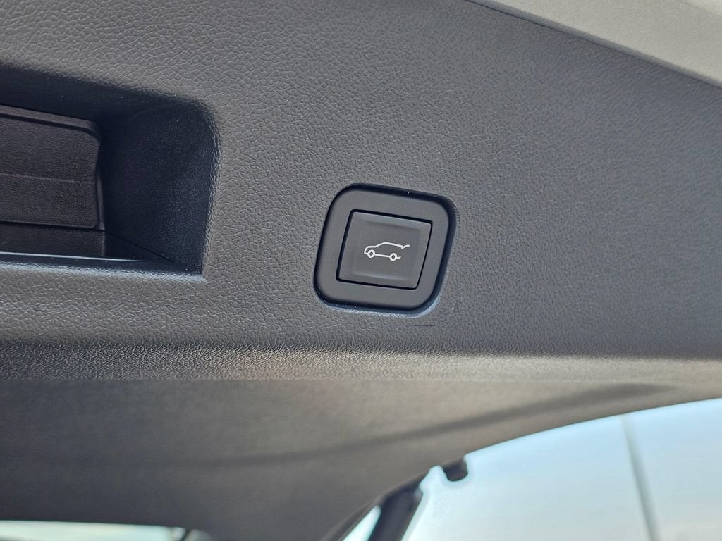 2026 Chevrolet Traverse Base