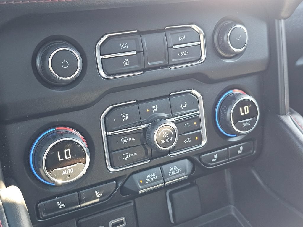 2024 Chevrolet Suburban Base