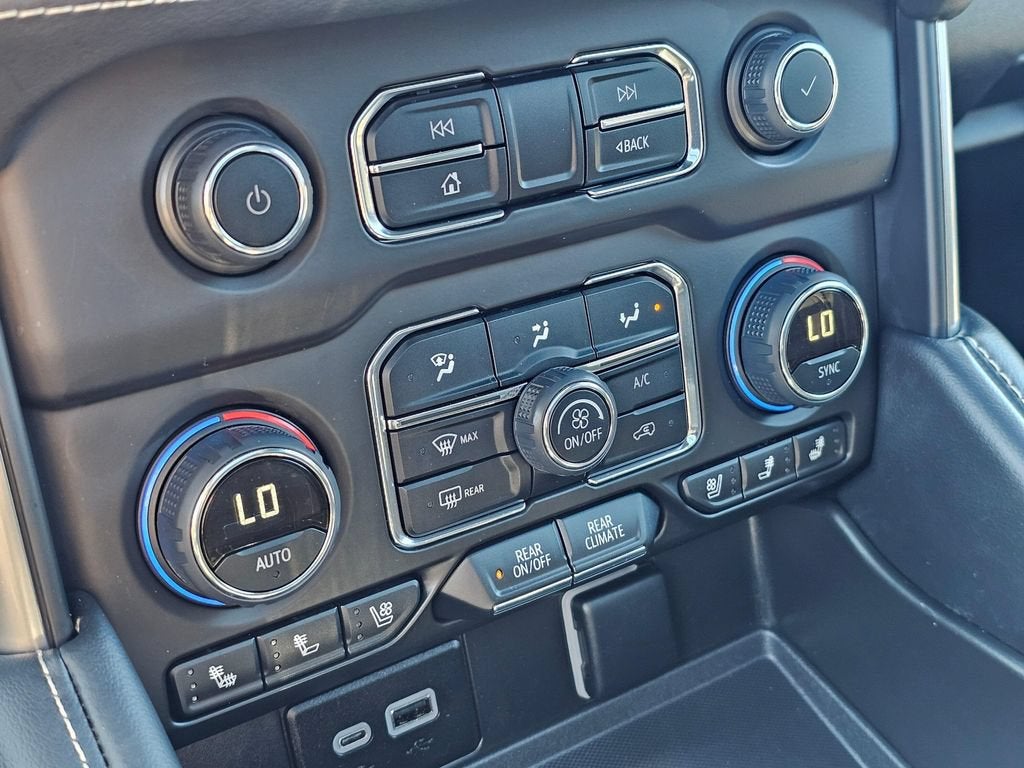 2024 Chevrolet Suburban Base