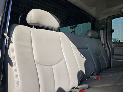 2004 GMC Sierra 2500 HD Base