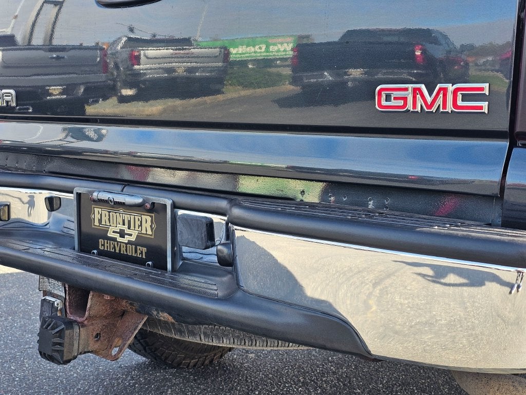 2004 GMC Sierra 2500 HD Base
