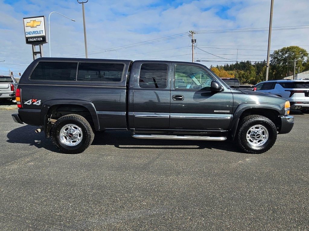 2004 GMC Sierra 2500 HD Base