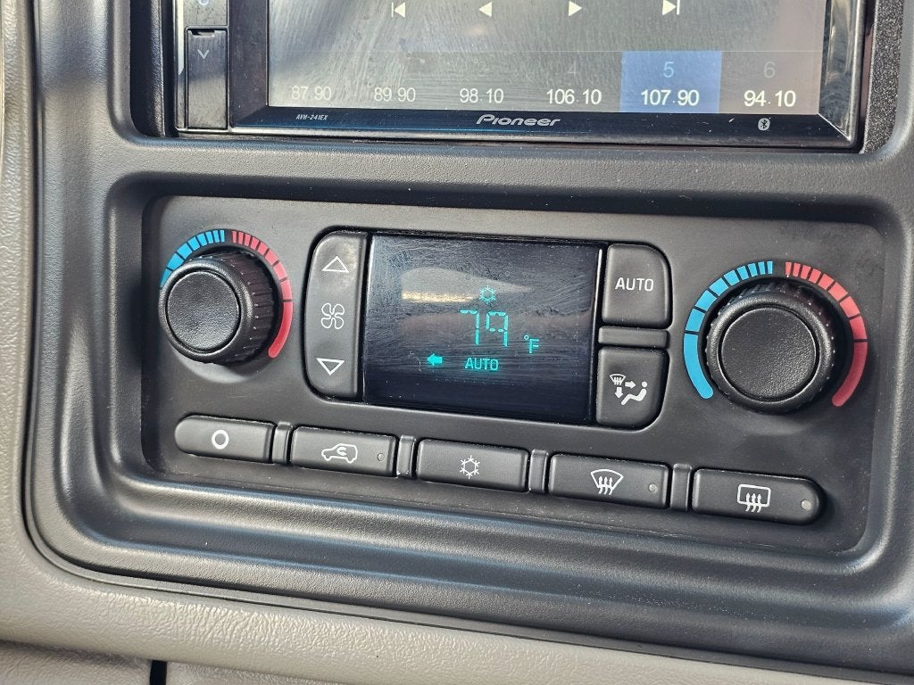 2004 GMC Sierra 2500 HD Base