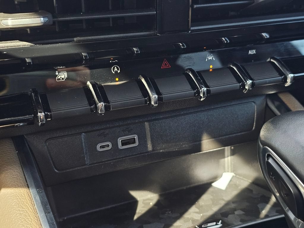 2023 GMC Canyon Base