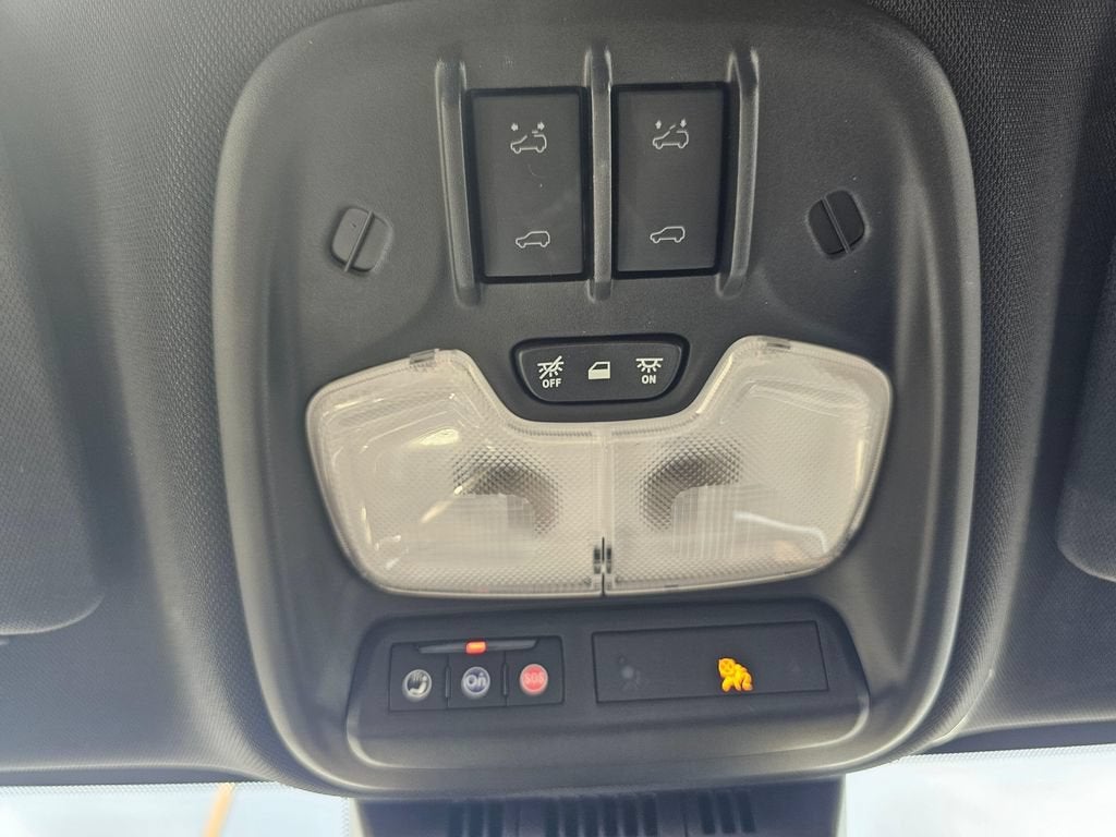 2023 GMC Canyon Base