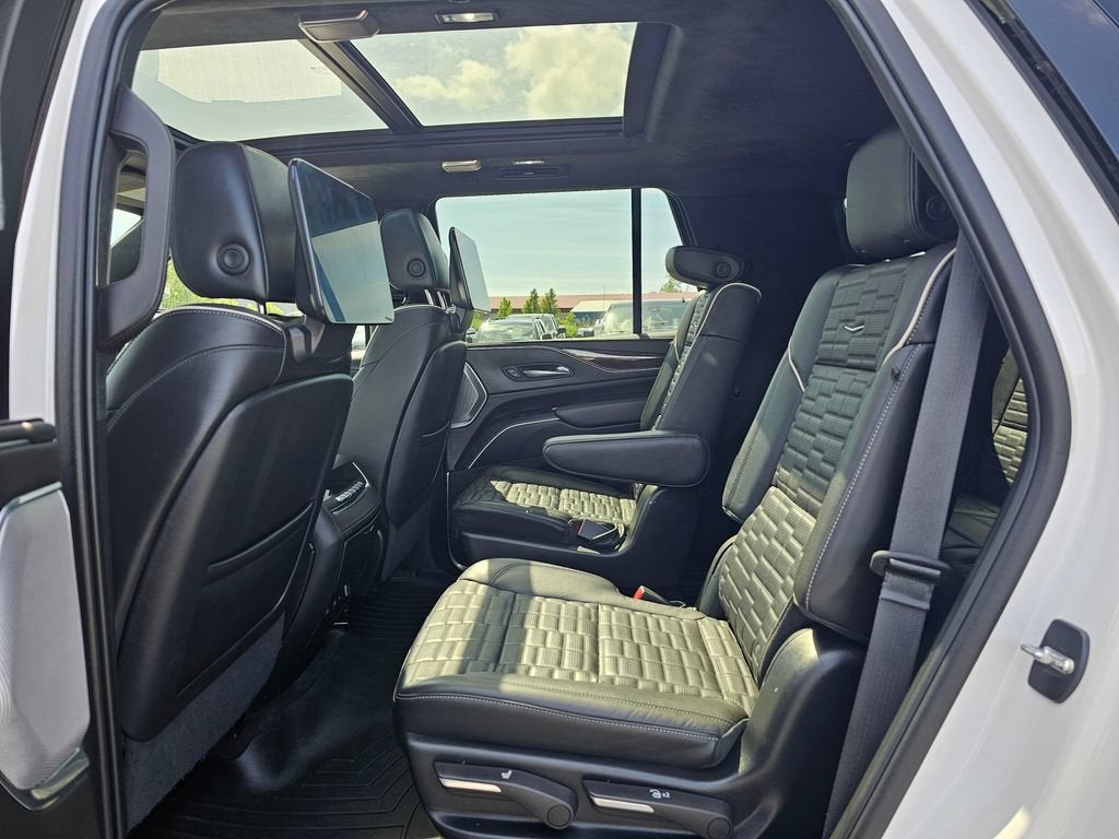 2022 Cadillac Escalade Base