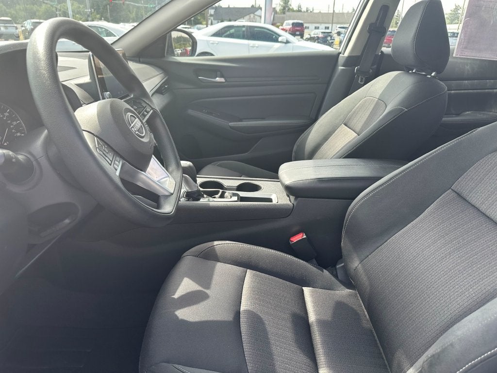 2025 Nissan Altima Base