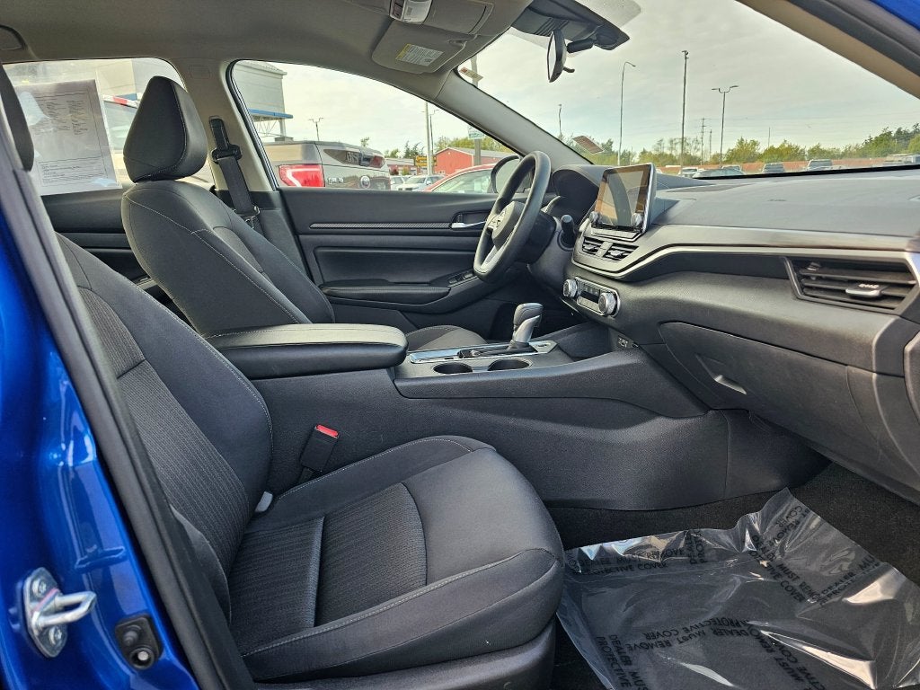 2025 Nissan Altima Base