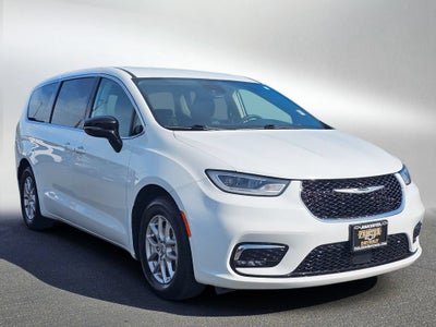 2024 Chrysler Pacifica Base