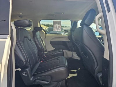 2024 Chrysler Pacifica Base