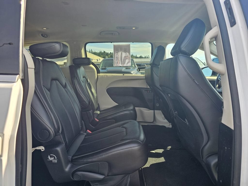 2024 Chrysler Pacifica Base