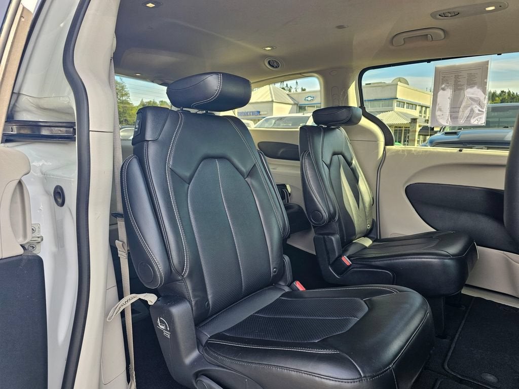 2024 Chrysler Pacifica Base