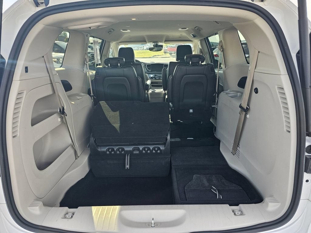 2024 Chrysler Pacifica Base