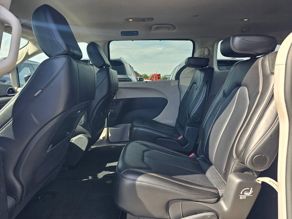 2024 Chrysler Pacifica Base
