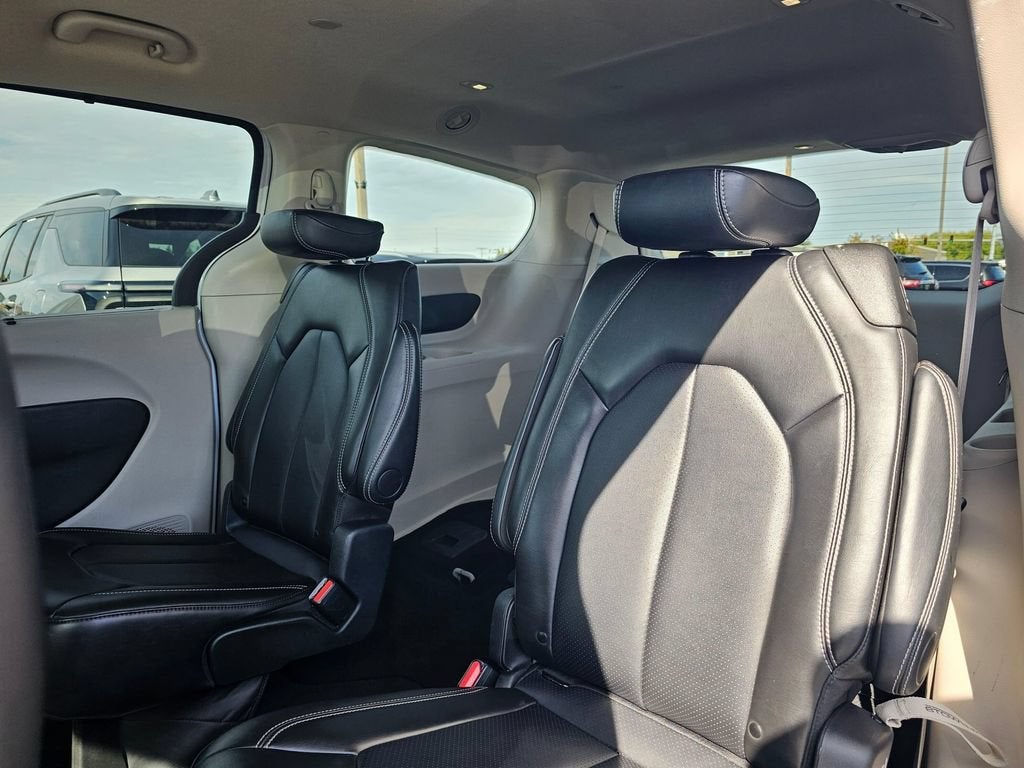 2024 Chrysler Pacifica Base