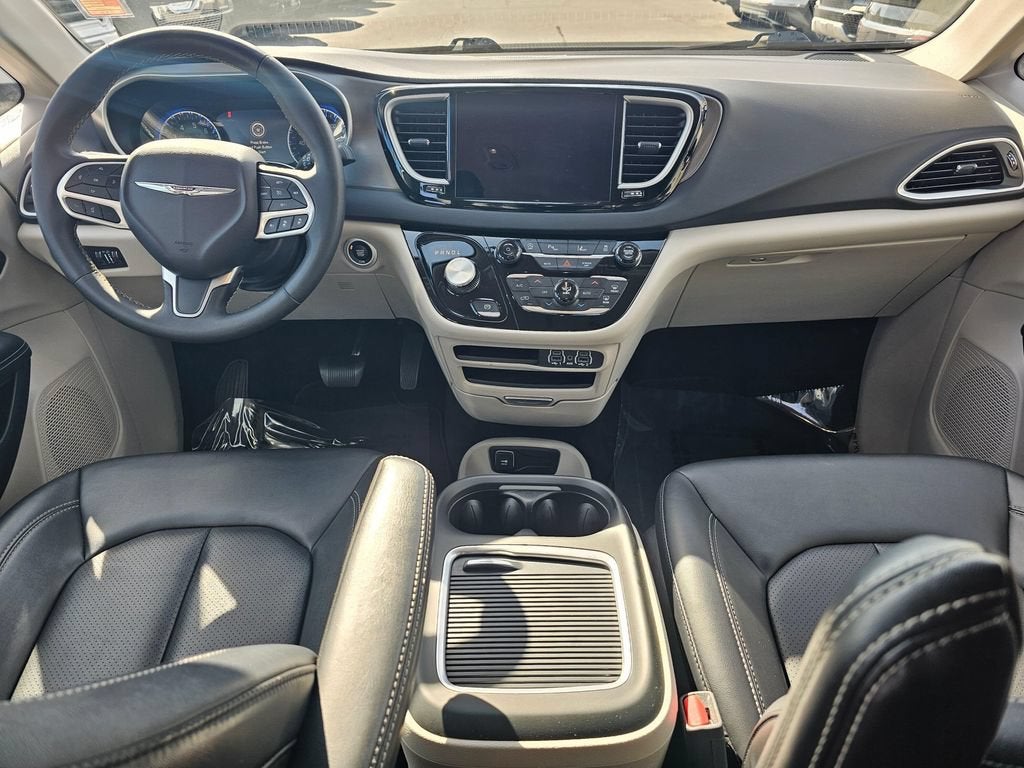 2024 Chrysler Pacifica Base
