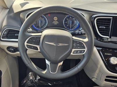2024 Chrysler Pacifica Base