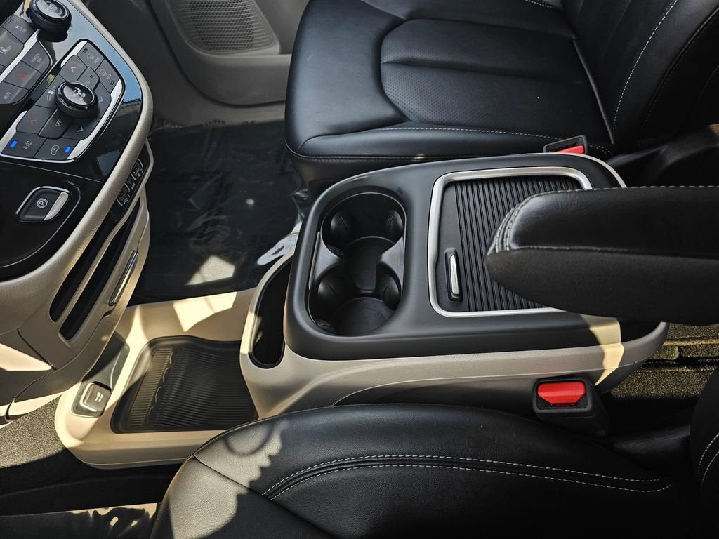 2024 Chrysler Pacifica Base
