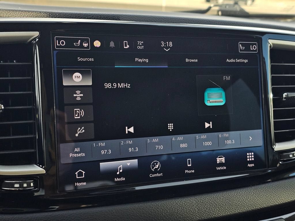 2024 Chrysler Pacifica Base