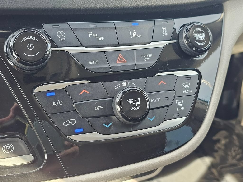 2024 Chrysler Pacifica Base