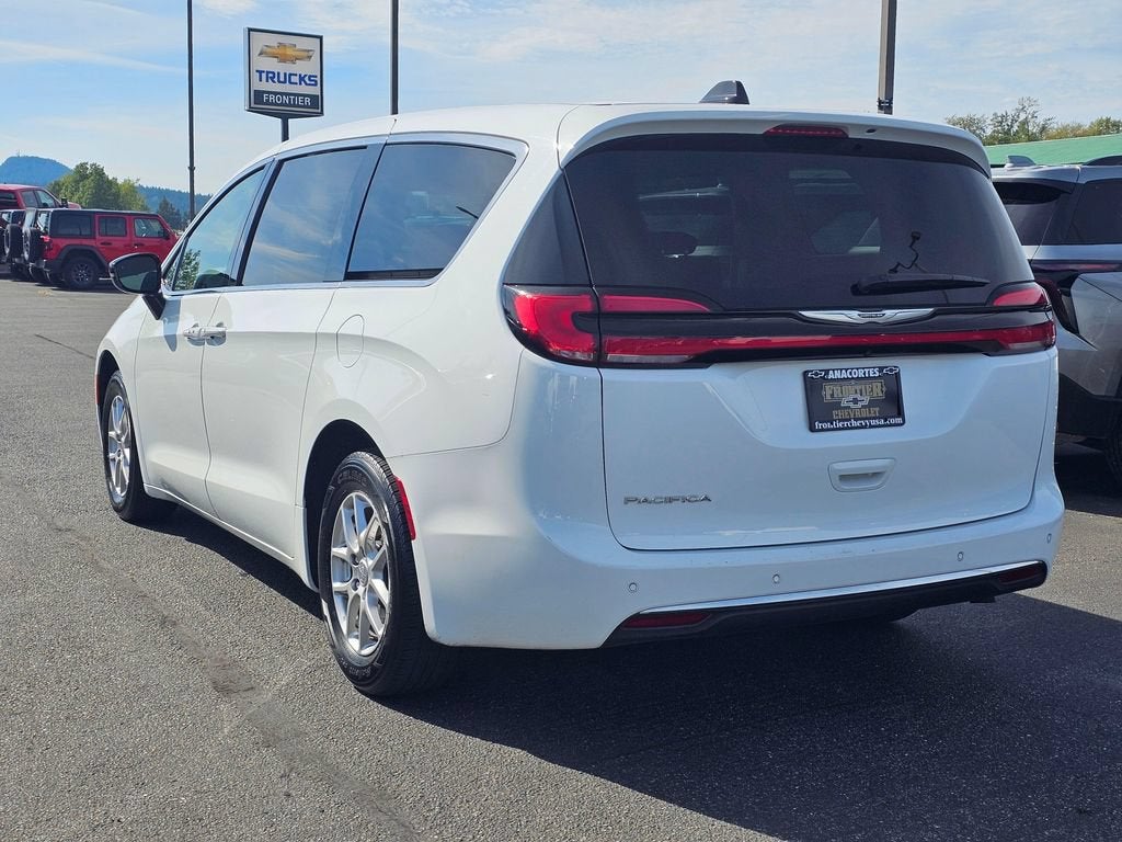 2024 Chrysler Pacifica Base