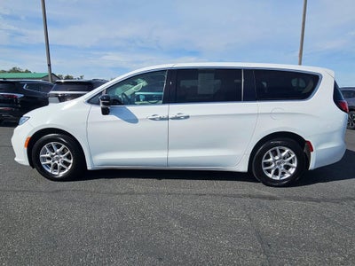 2024 Chrysler Pacifica Base