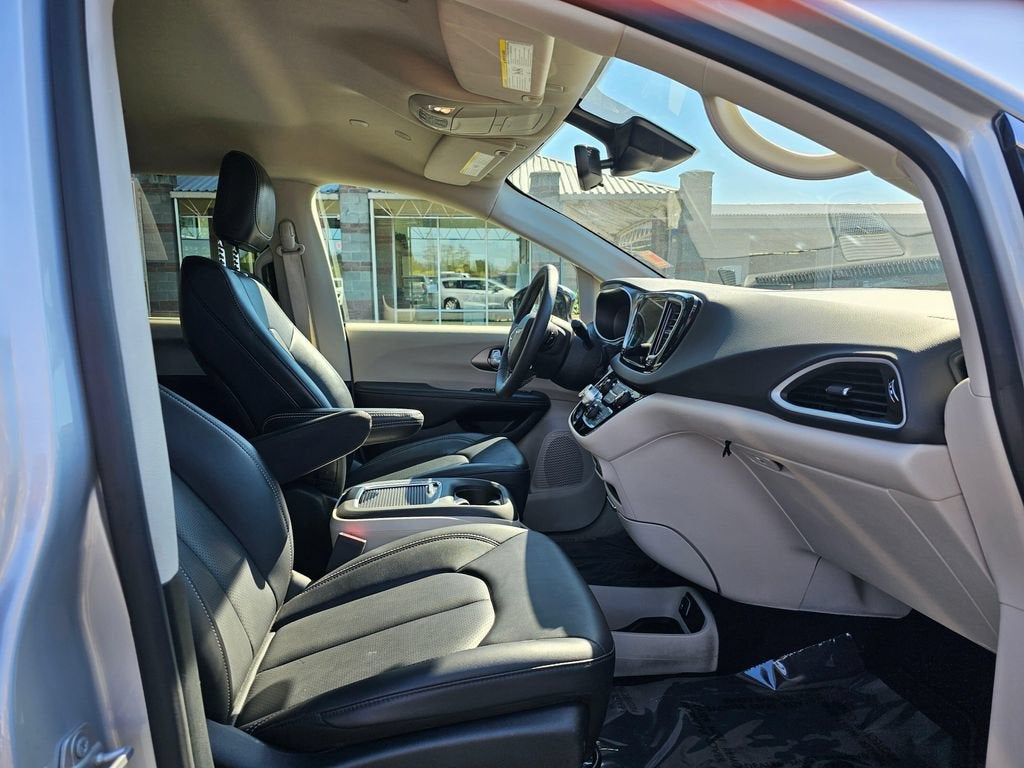 2024 Chrysler Pacifica Base