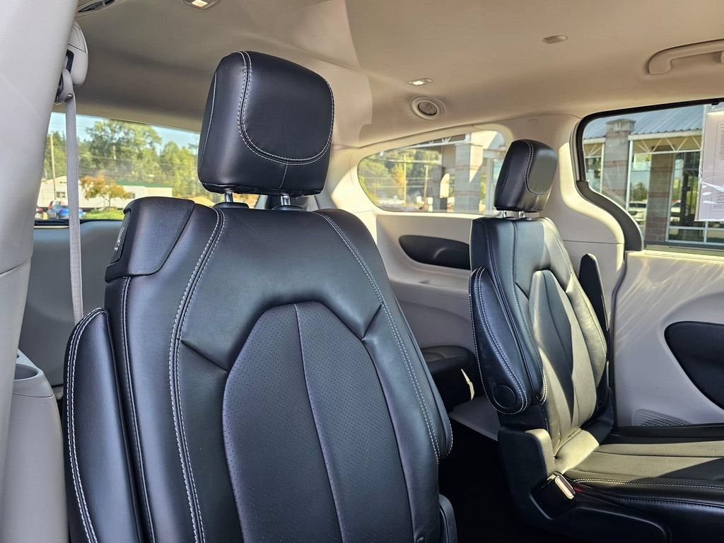 2024 Chrysler Pacifica Base