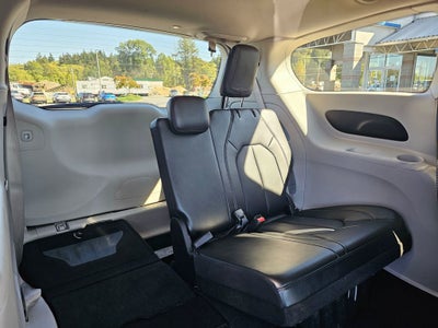 2024 Chrysler Pacifica Base