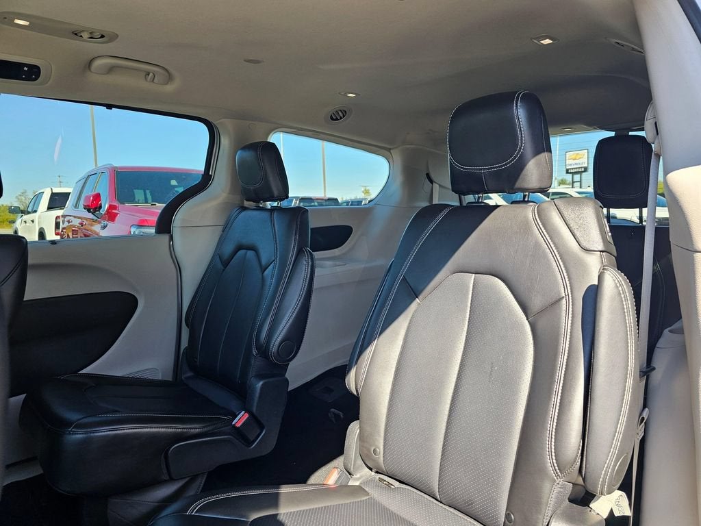 2024 Chrysler Pacifica Base